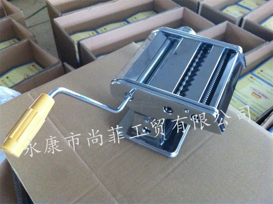 家用二/l两刀压面机 手动不锈钢面条机 多功能压面器 出口欧美