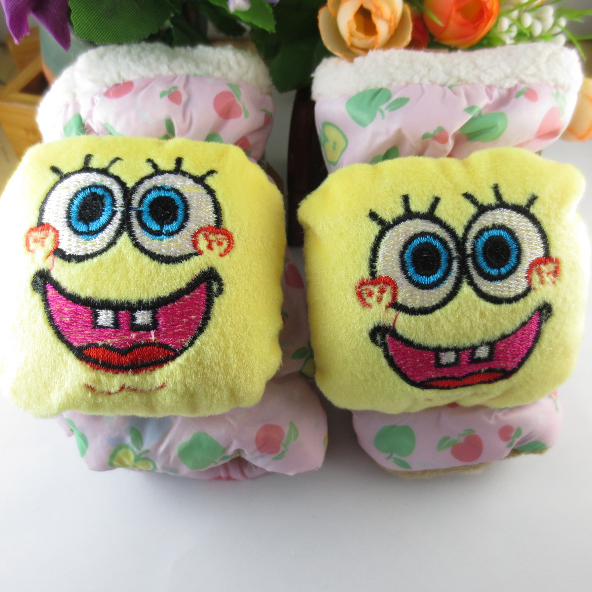 海绵宝宝儿童手套 多色爱心苹果花纹卡通宝宝手套 小孩保暖手套