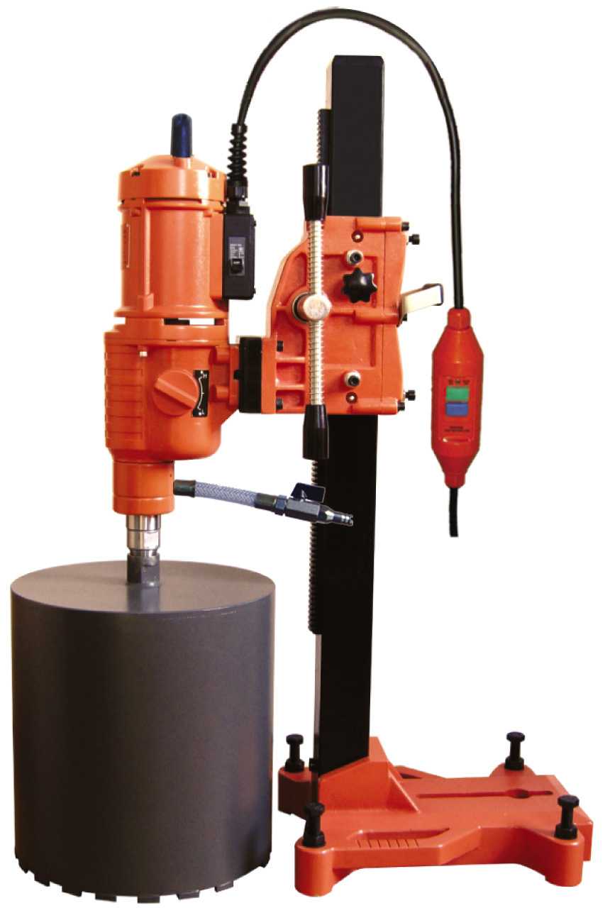 50-60hz 输入功率:5180w 空载转速:550r/min 金刚石钻孔机(又称水钻