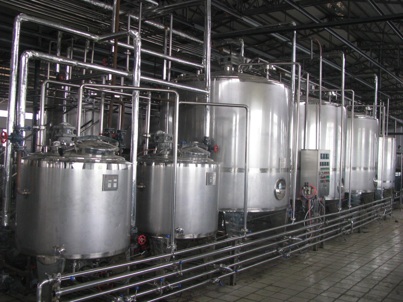 机械及行业设备 食品,饮料加工设备 饮料生产设备 供应发酵型酸奶生产