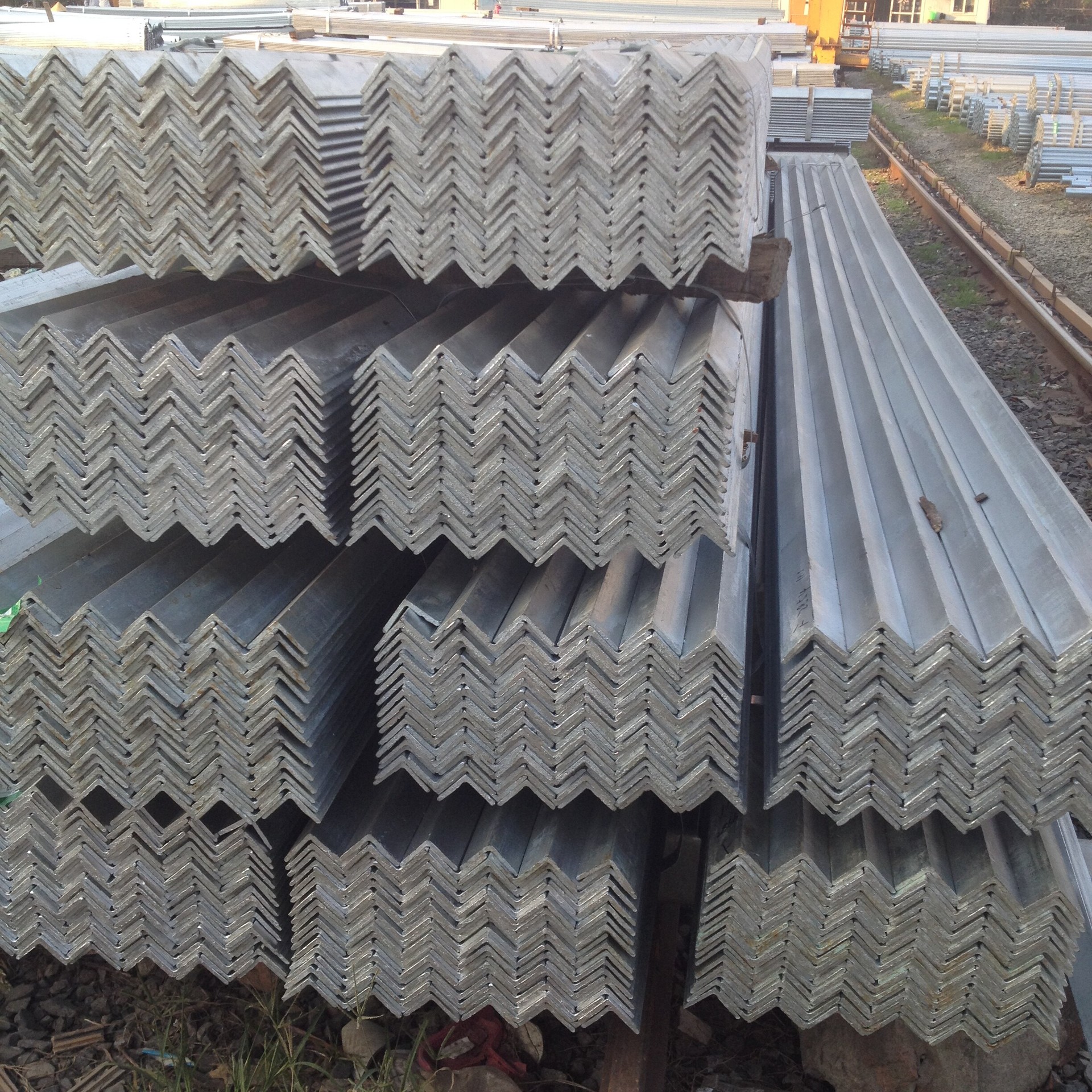 >> 热镀锌角钢镀锌角钢50*50*5等边角钢现货销售全