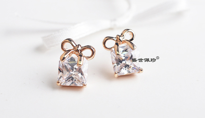 经典热卖 蝴蝶结耳钉 女韩国进口aaa级锆石 复古时尚优雅320821