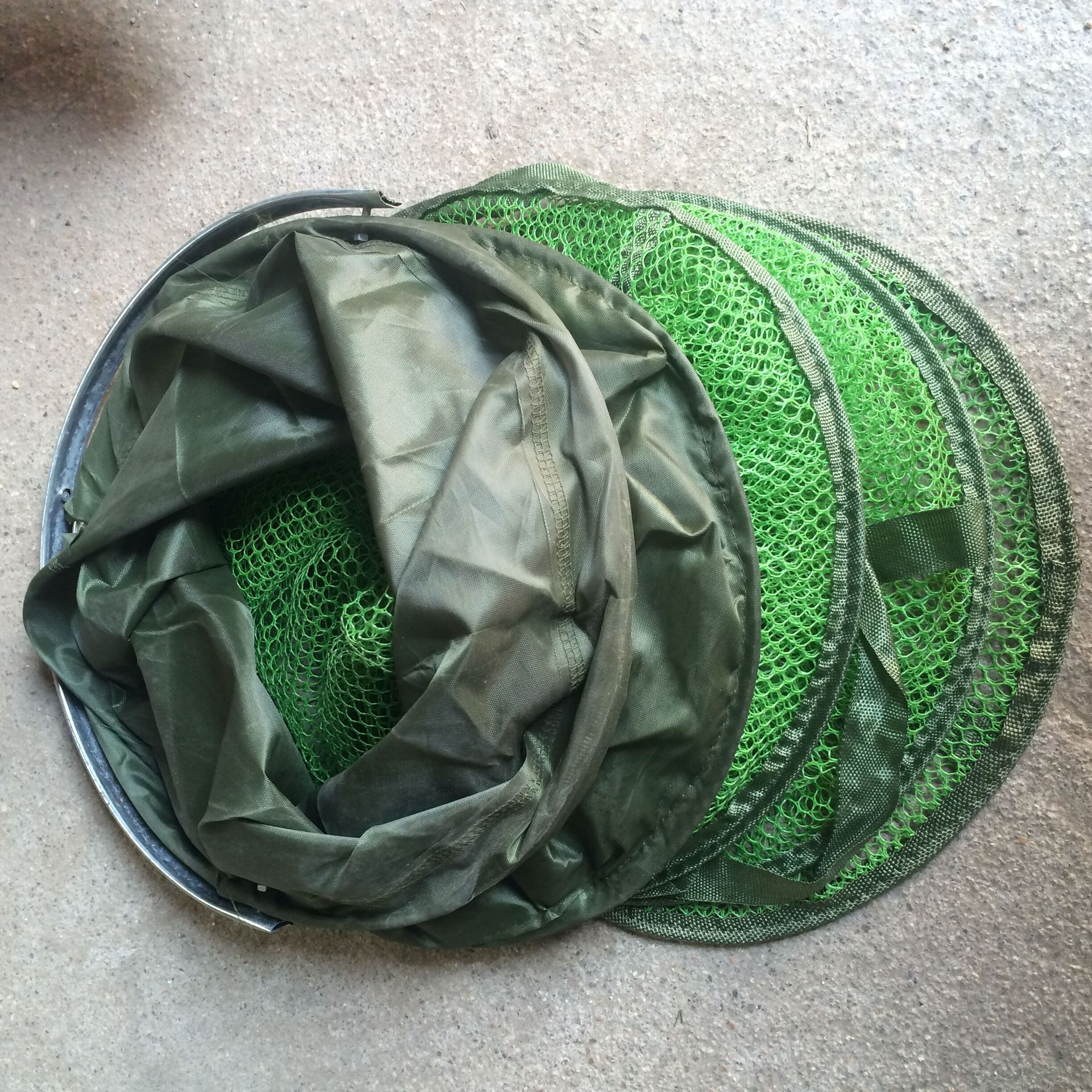 批发渔具不锈钢双圈鱼护 万向定位 涂胶防挂渔护 台钓渔户