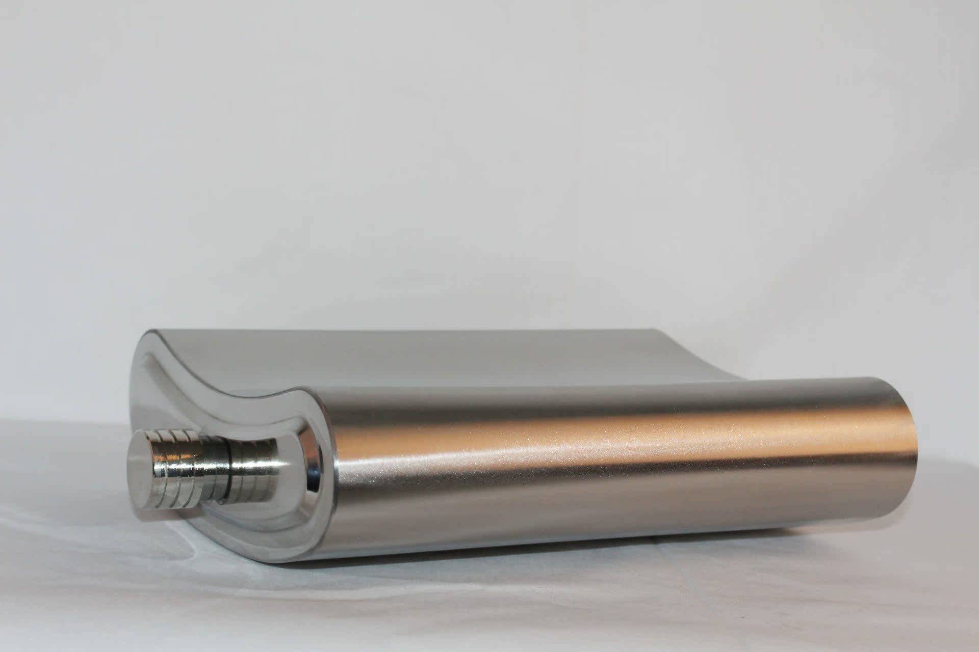 不锈钢酒壶_军不锈钢酒壶随身178盎司105公斤白钢 - 阿里巴巴