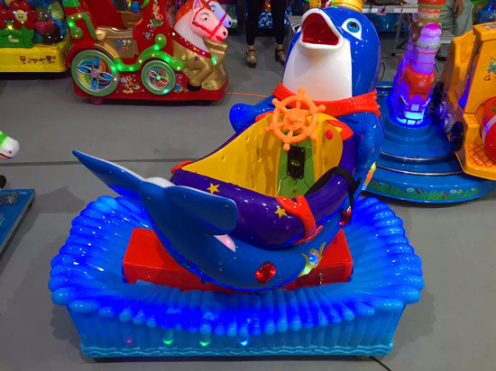 新款海洋世界摇摆机 厂家直销海豚摇篮摇摇车 电动投币旋转熊出海