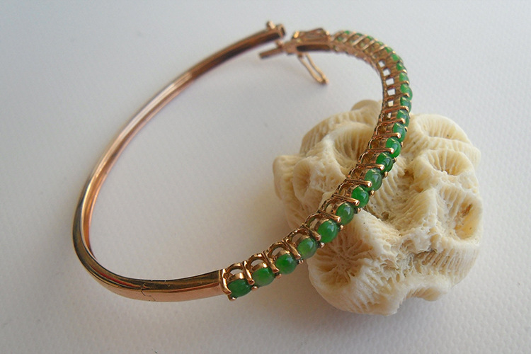 性】:缅甸老坑小蛋面翡翠a货小口径手镯 【款&nbsp;型】:18k金镶嵌