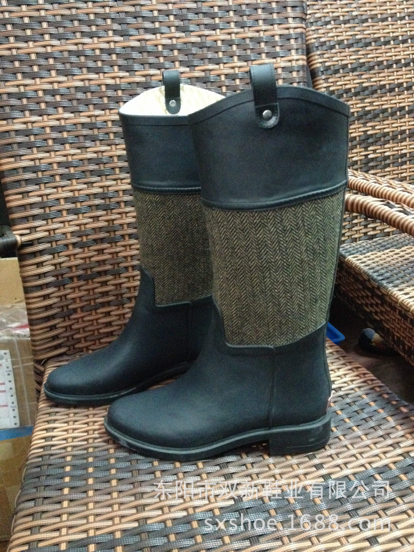外贸人字纹布面拼接橡胶雨鞋 女式马靴高筒 雨靴正在生产欢迎加单