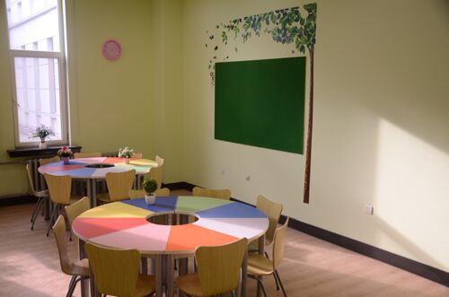 团体活动桌椅价格