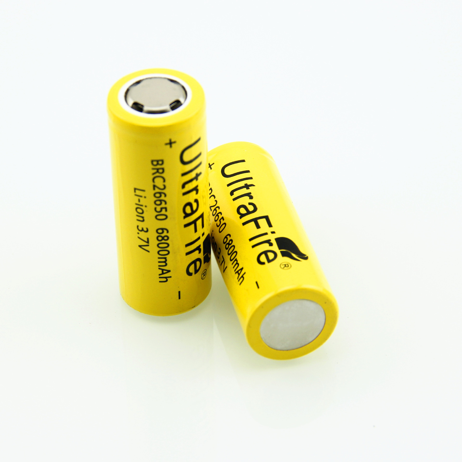 26650 锂电池 6800毫安超大容量 3.7v 强光手电专用电池 特价
