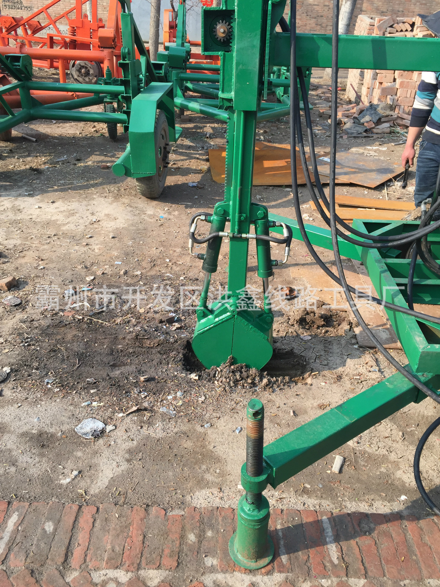 专业生产市政管道清淤机器设备/小型污水井淤泥清理抓车