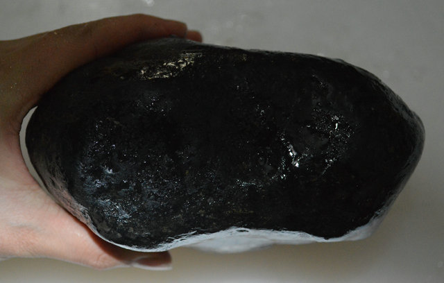 【多利多】翡翠原石赌石毛料 黑乌沙赌石开窗镯子料重4.45kg