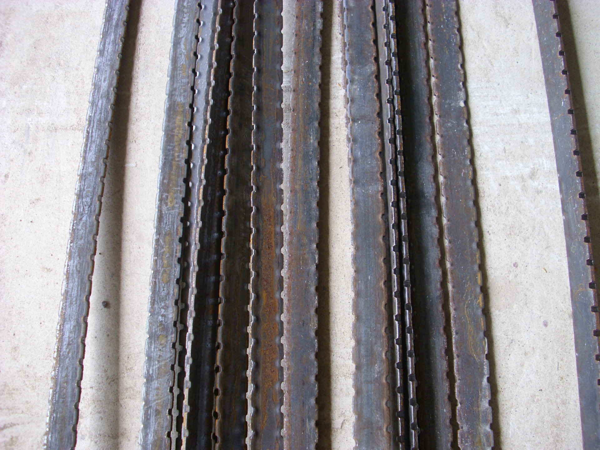 铁艺机械,铁艺扁铁,铁艺齿扁,狗牙扁铁,铁艺材料,厂家直销