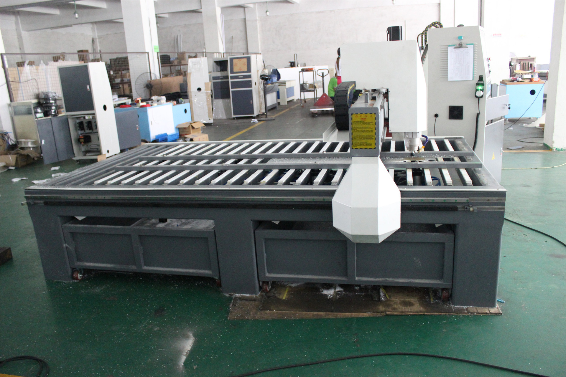 铝板切割机(台面移动式)铝板切割雕刻机