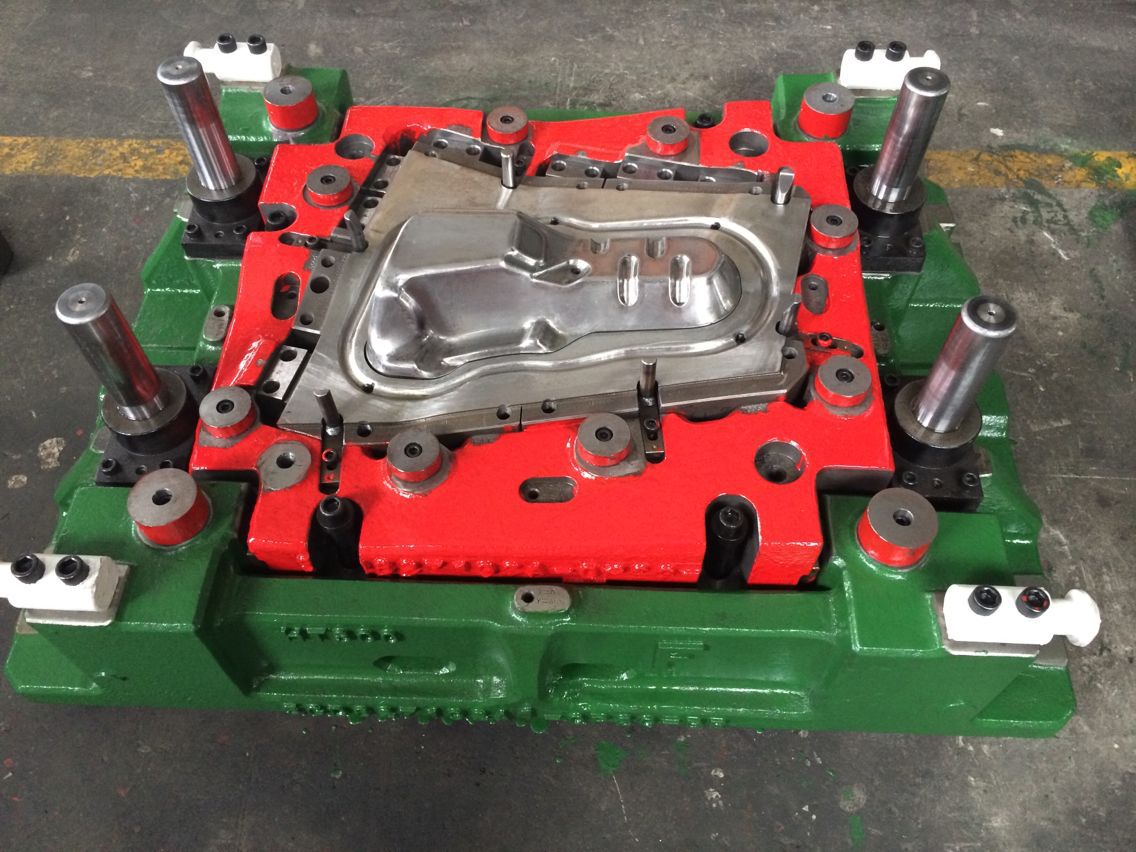 鸿友冲压厂专业生产拉伸模具 折弯模 成型模 级进模及设计加工