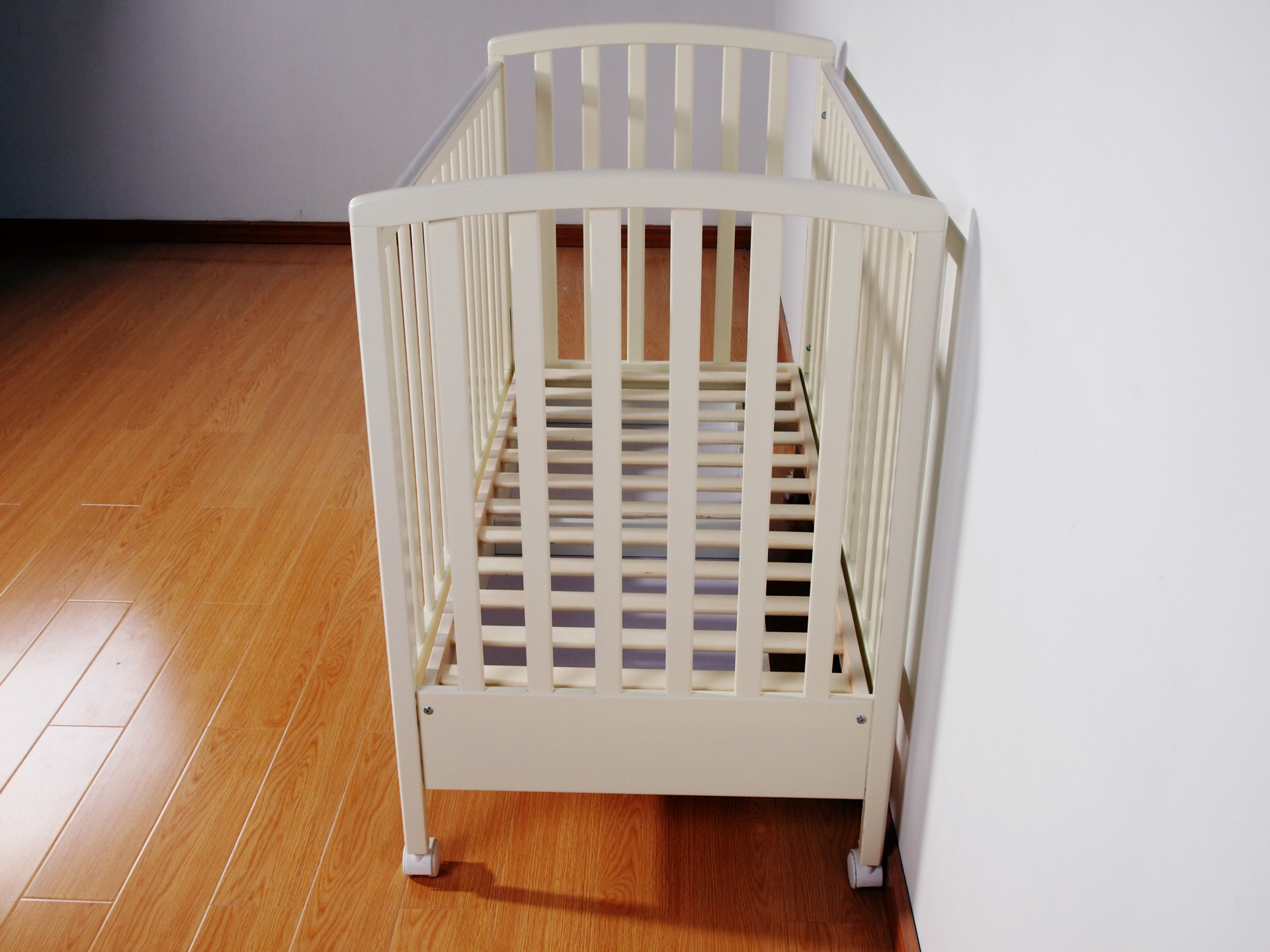 稚尚婴童 新西兰松木 高档婴儿床 童床 宝宝床 厂家直销 定做批发