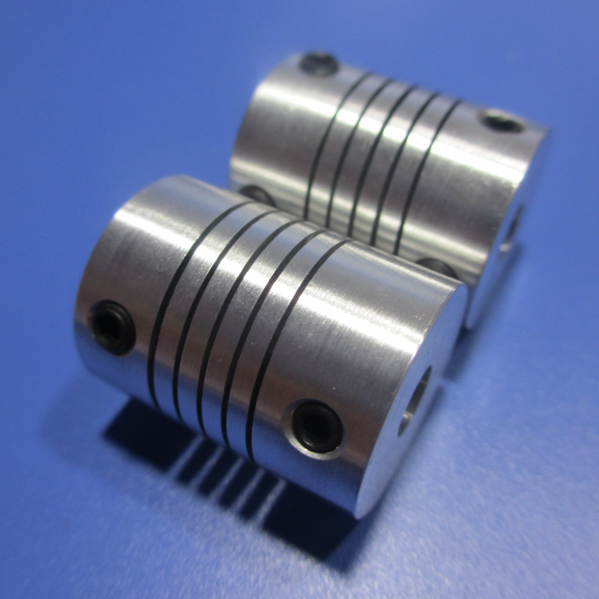 大量批发铝合金弹性螺纹联轴器 编码器联轴器 d18 l25 孔3-10范围