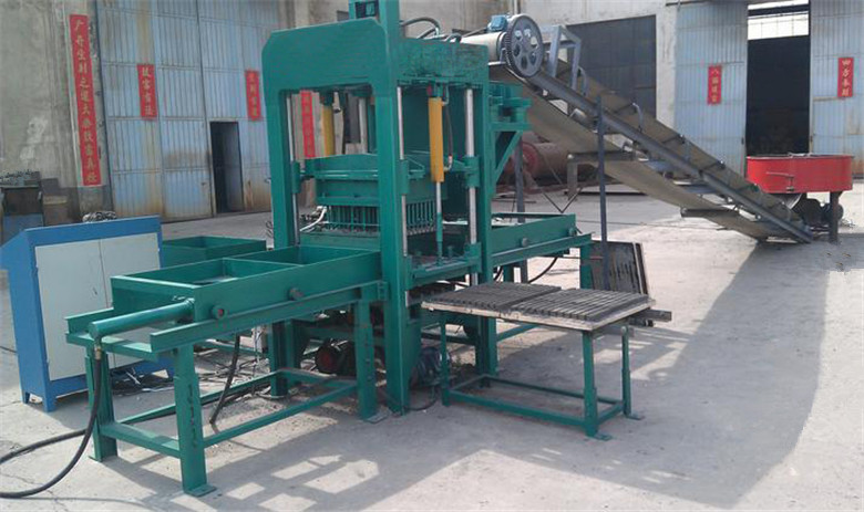 qty3-15型静压水泥垫块机用途