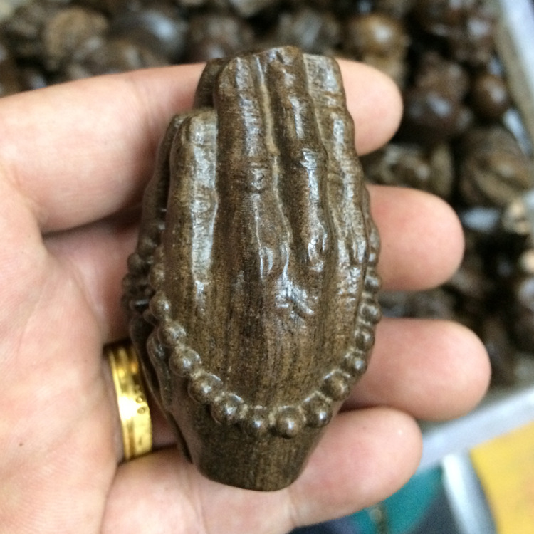 浙江金华越南沉香木手把玩 印度沙沉木雕刻手把件 地摊夜市销售产品