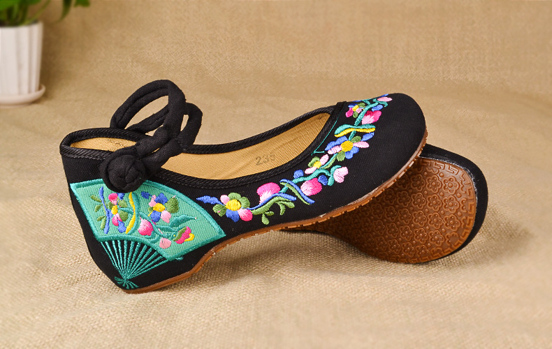 15春夏新款老北京布鞋广场舞蹈民族风绑带绣花鞋舒适内增高女单