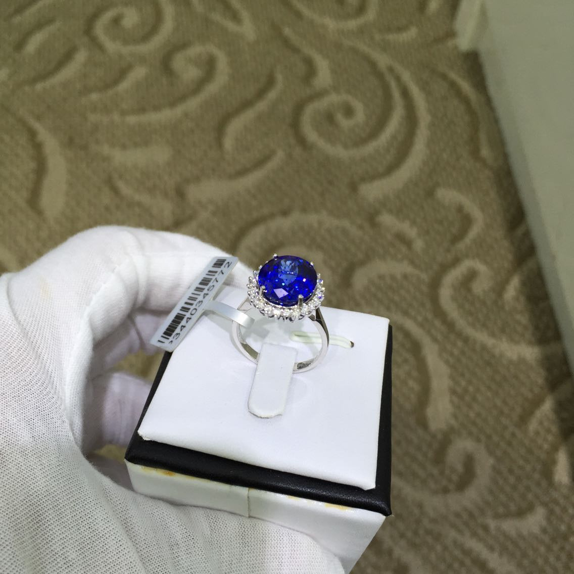 主石3.09克拉坦桑石裸石 镶嵌18k金镶钻戴安娜王妃款坦桑石戒指