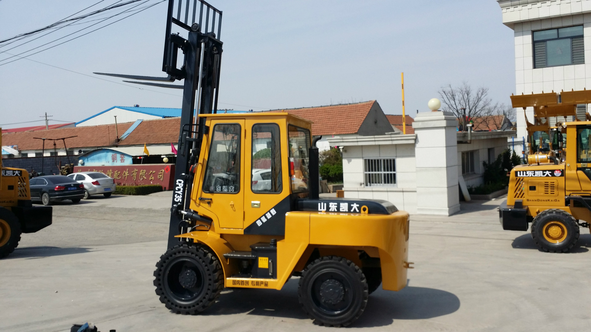 四驱越野叉车3.5t