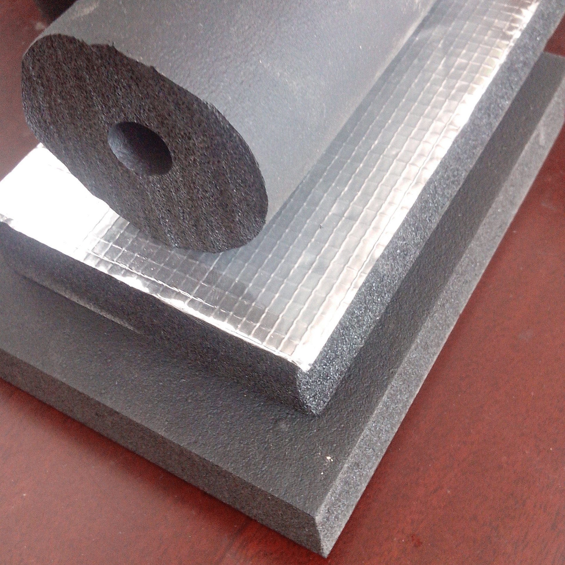 广西供应保温材料 建筑材料 橡塑板 橡塑管 橡塑保温管 橡塑保温板